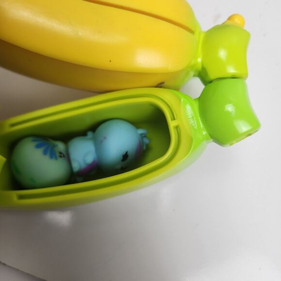 Bananas Bunch Surprise Figures 9 Colored Bananas w/ 12 Animals Inside - Picture 8 of 15